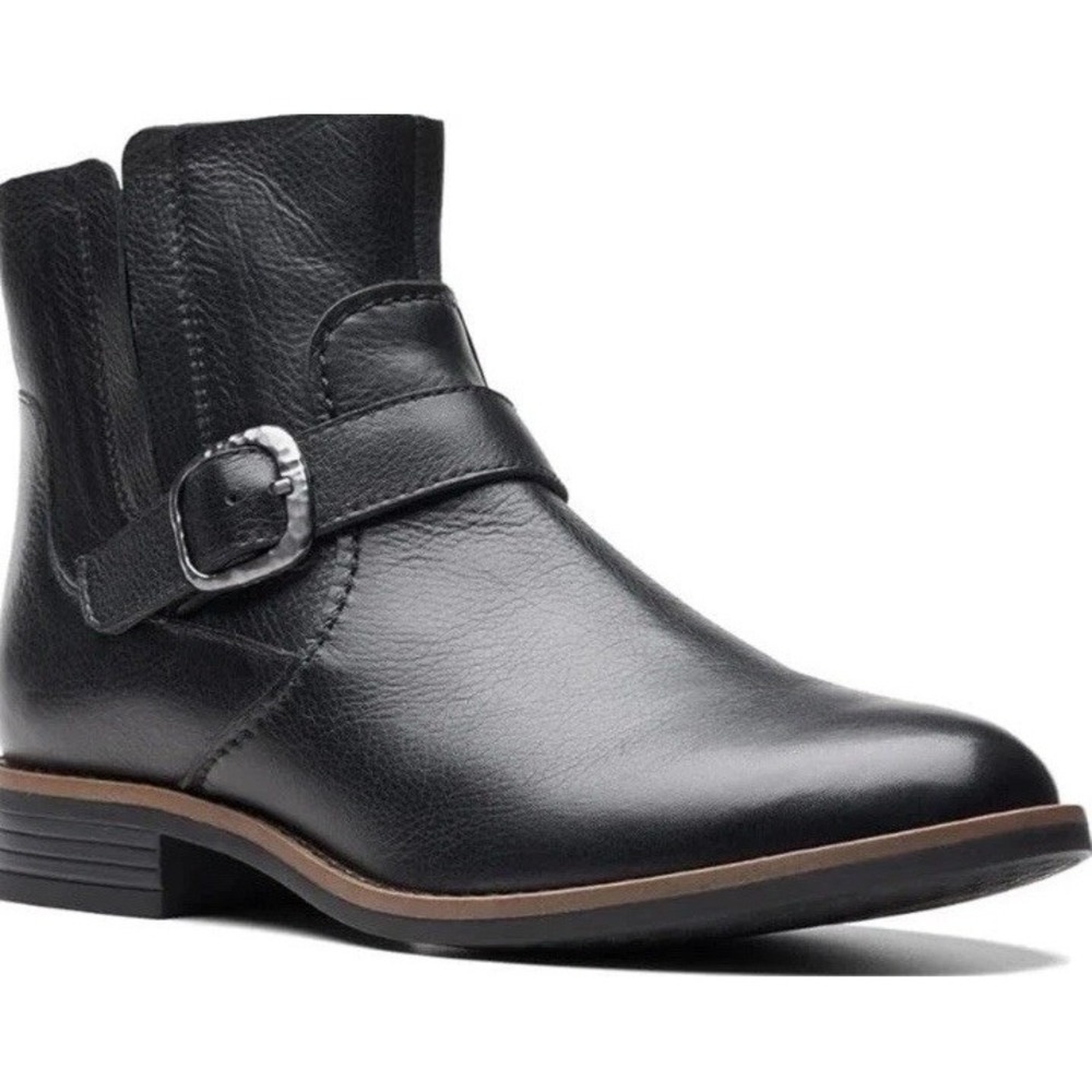 NEW Clarks Ankle Chelsea Boots 9.5 Black Leather Buckle Moto Grunge Biker - Picture 2 of 7
